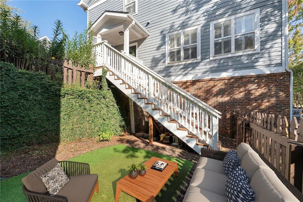 267 Carlyle Park Drive NE