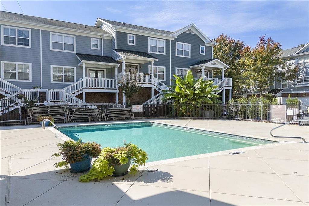 267 Carlyle Park Drive NE