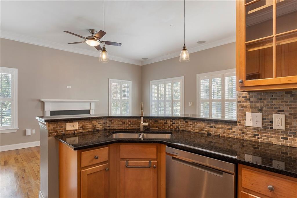 267 Carlyle Park Drive NE