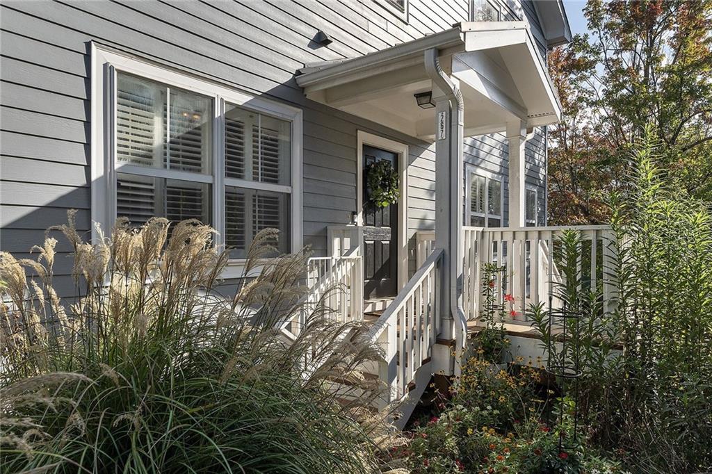 267 Carlyle Park Drive NE