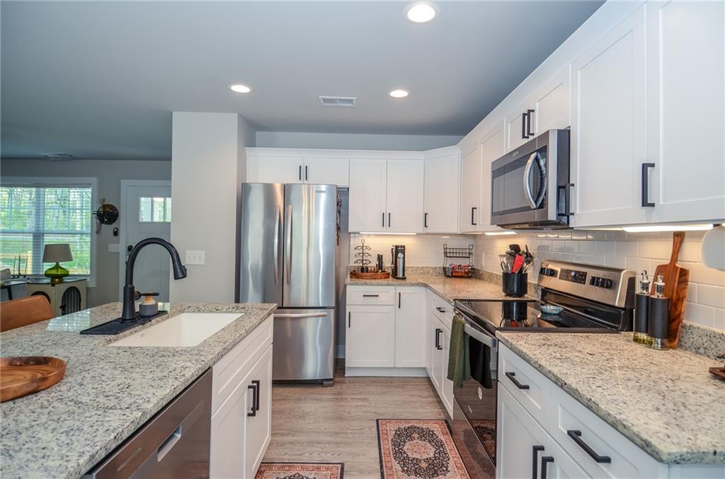 2710 Maple Lane
