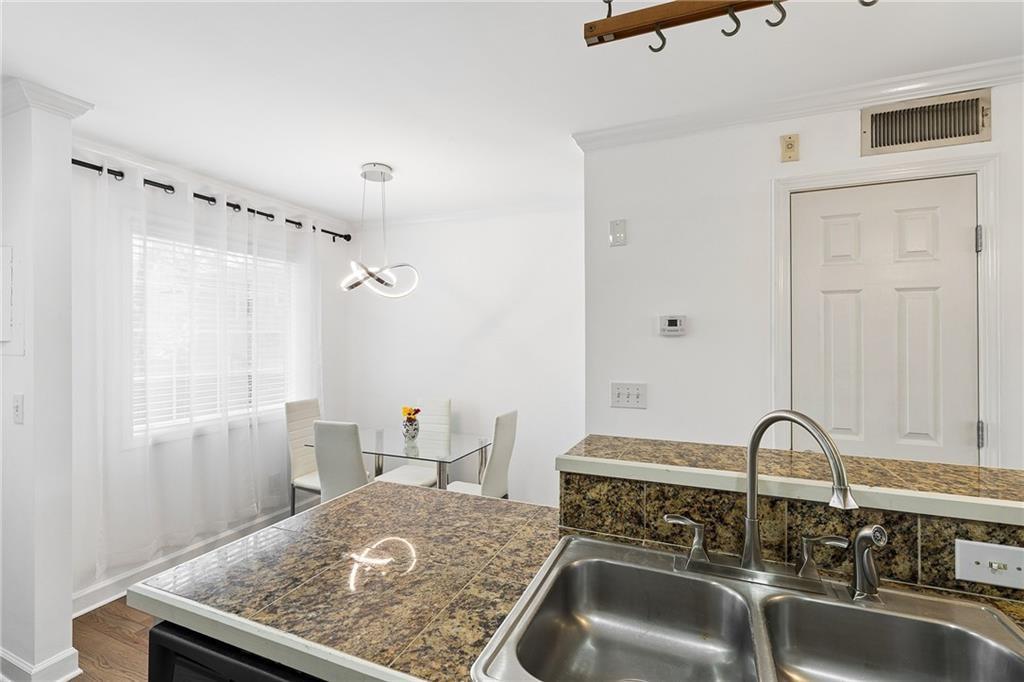 2232 Dunseath Avenue NW Unit 206