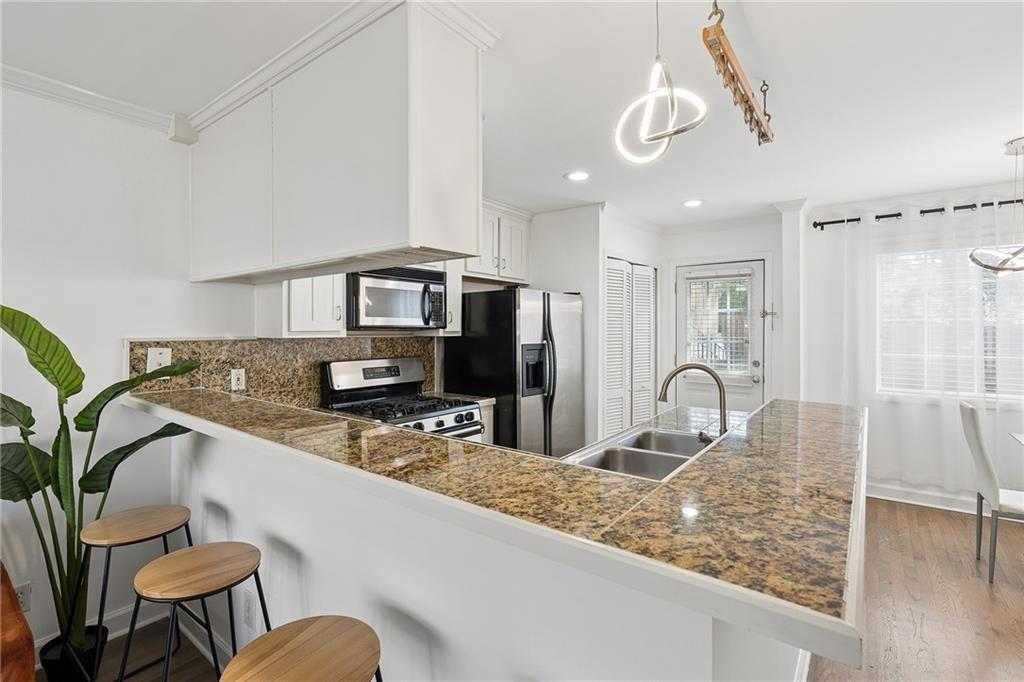 2232 Dunseath Avenue NW Unit 206
