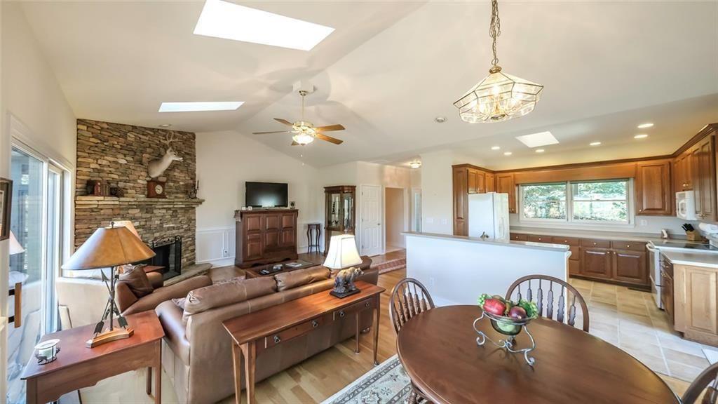 906 Ridgeview Drive