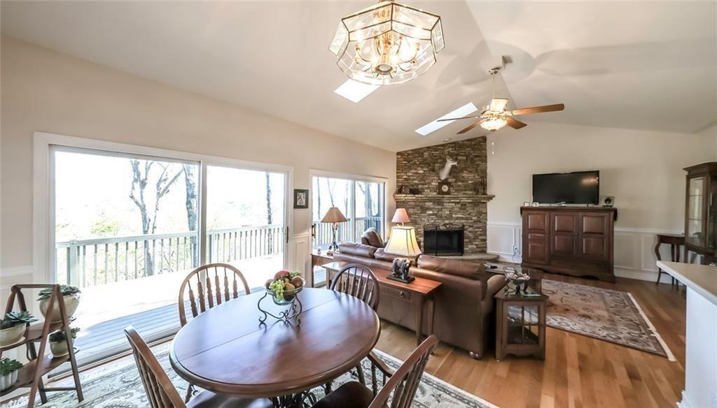 906 Ridgeview Drive