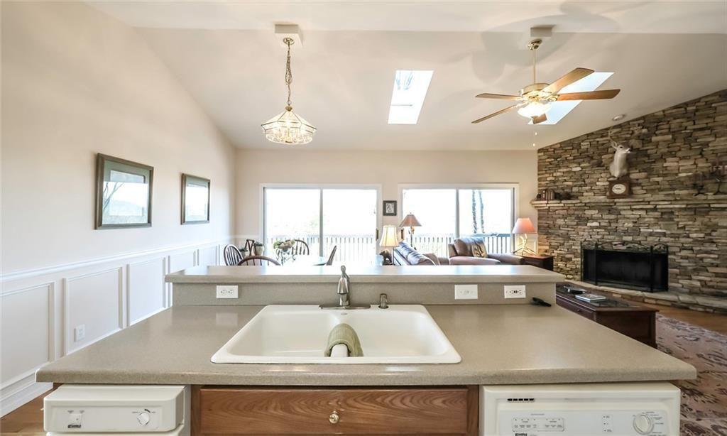 906 Ridgeview Drive