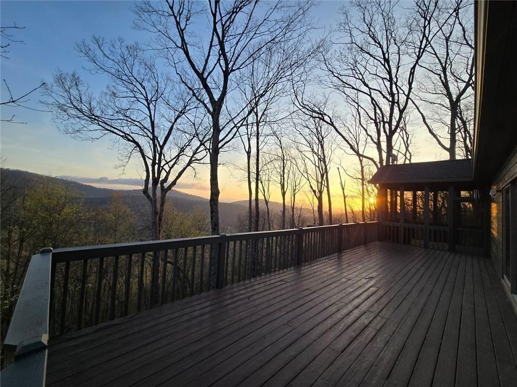 906 Ridgeview Drive