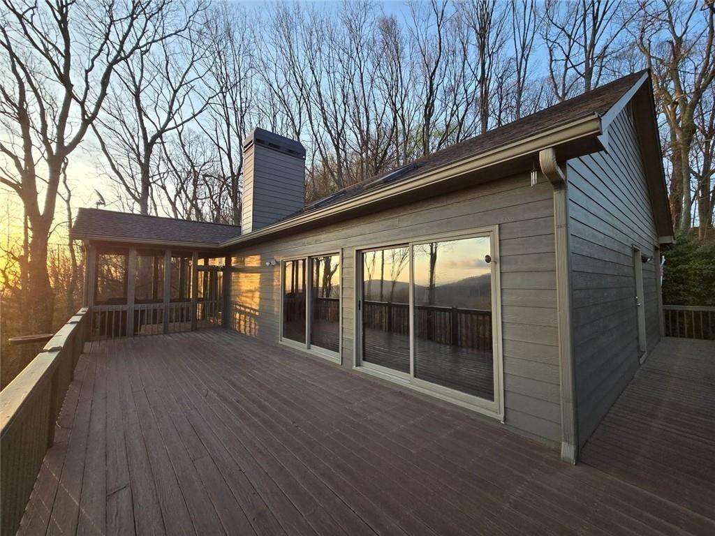 906 Ridgeview Drive
