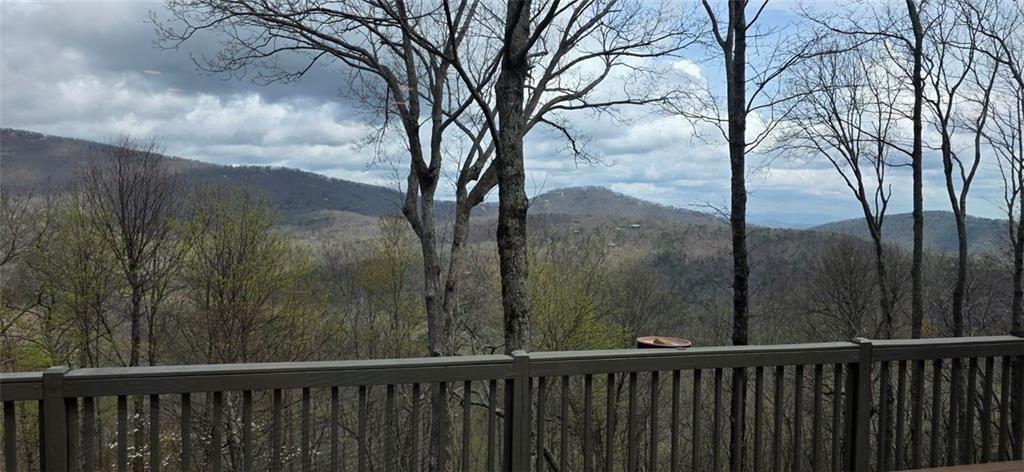 906 Ridgeview Drive