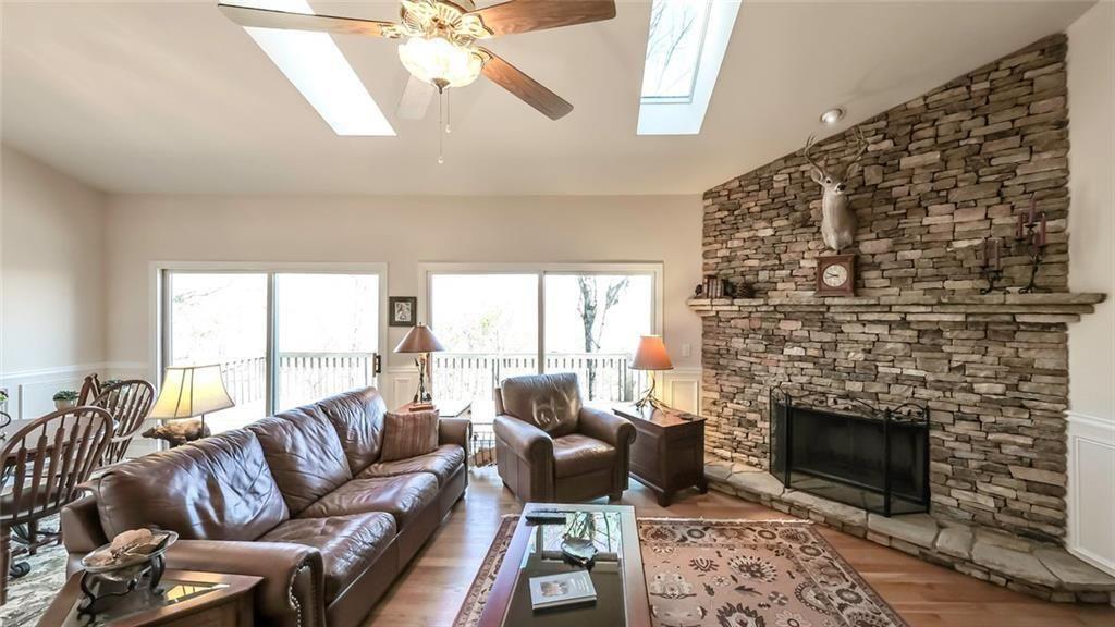 906 Ridgeview Drive
