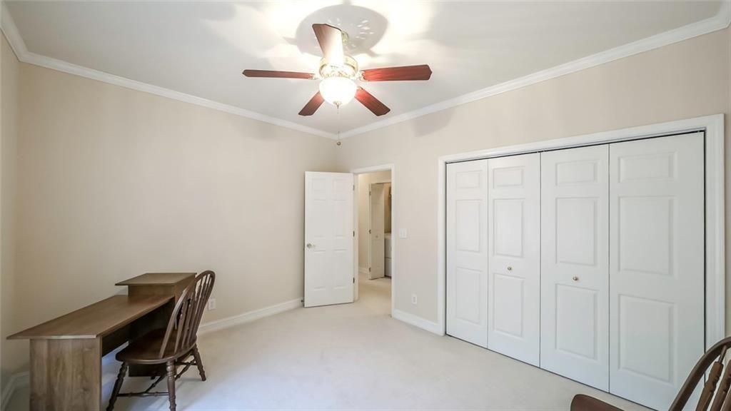 906 Ridgeview Drive