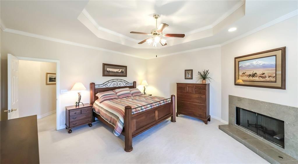 906 Ridgeview Drive