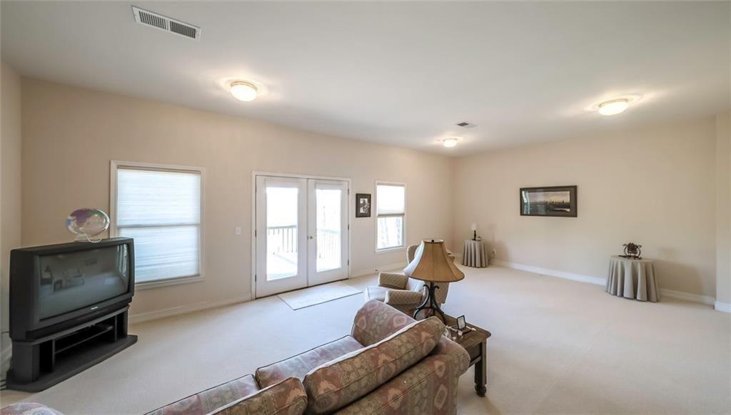 906 Ridgeview Drive