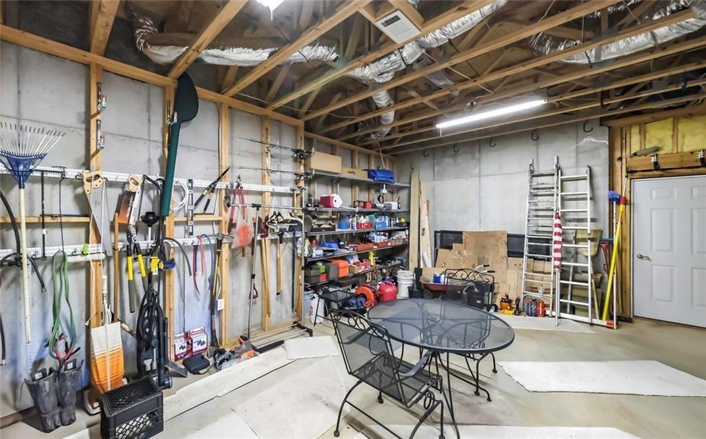 906 Ridgeview Drive