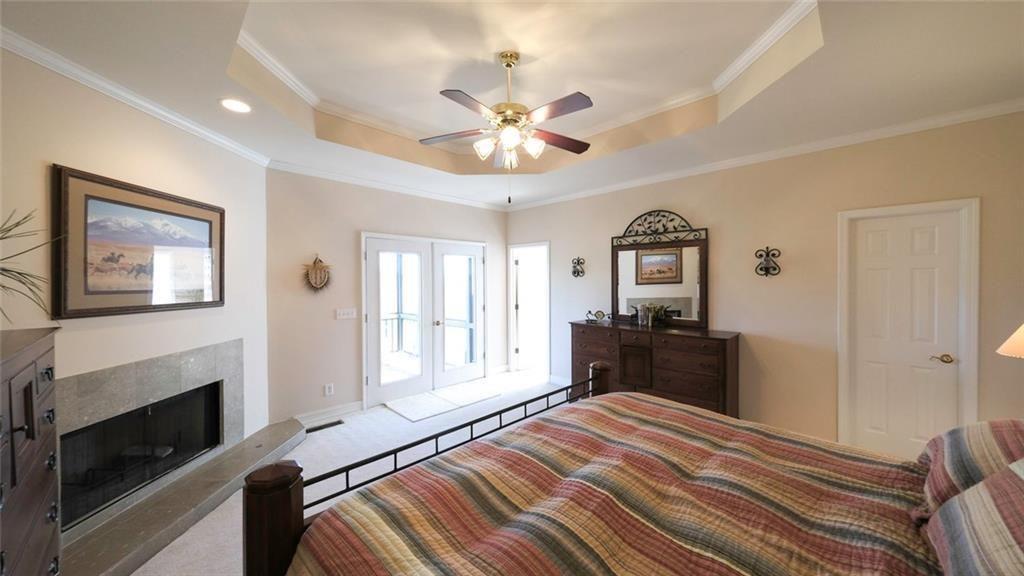 906 Ridgeview Drive