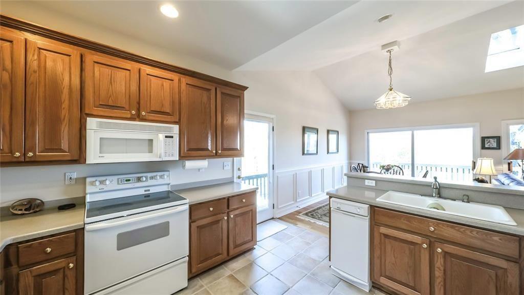 906 Ridgeview Drive