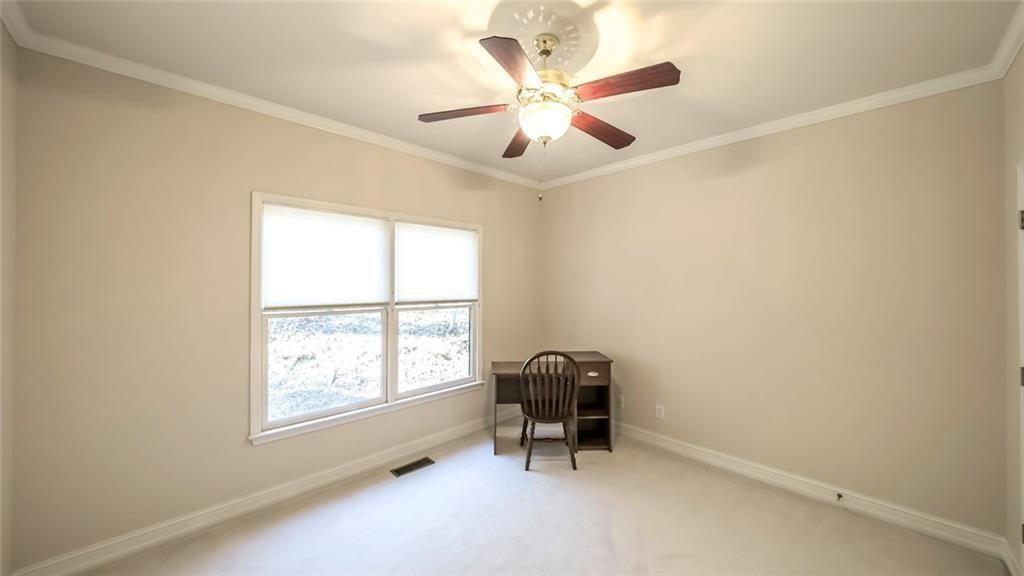 906 Ridgeview Drive