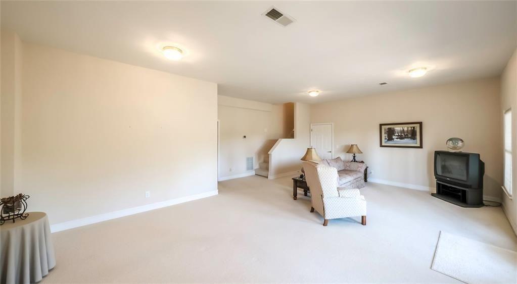 906 Ridgeview Drive