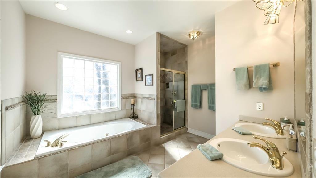 906 Ridgeview Drive
