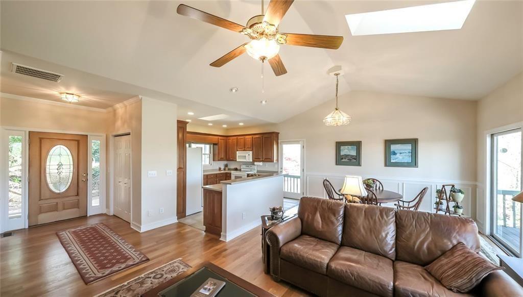 906 Ridgeview Drive