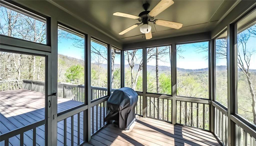 906 Ridgeview Drive