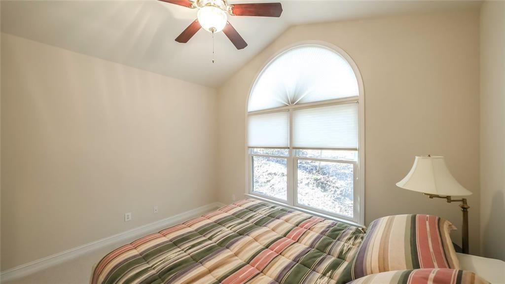 906 Ridgeview Drive