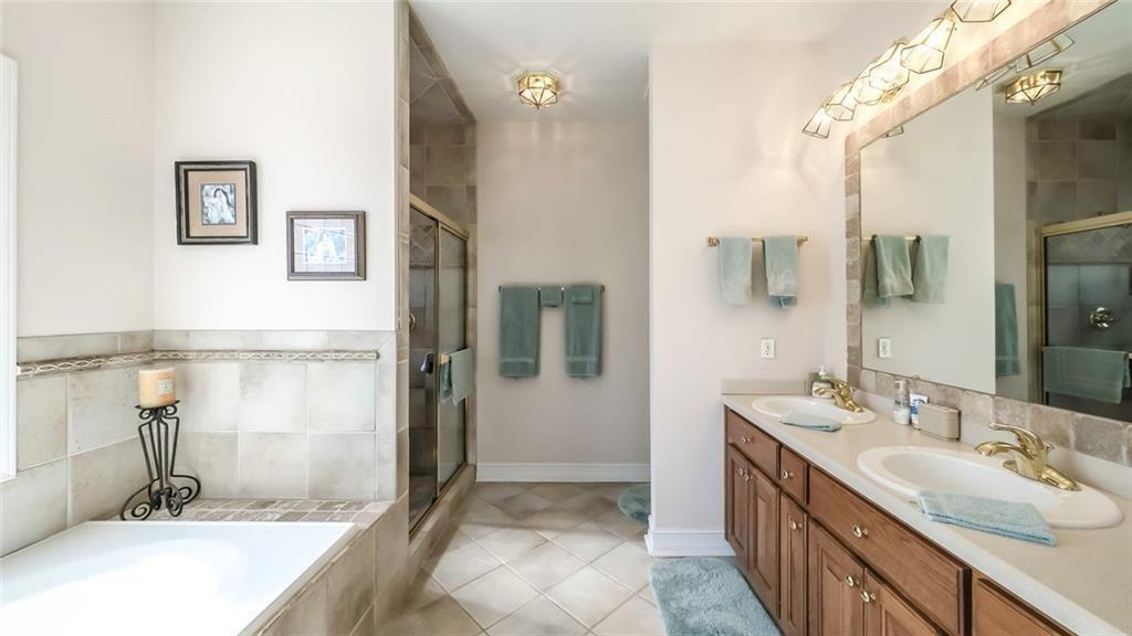 906 Ridgeview Drive