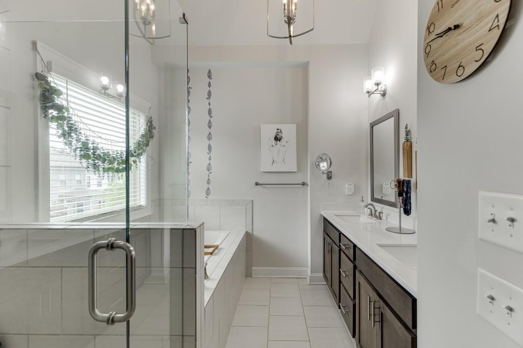 1422 Wisteria Wall Drive