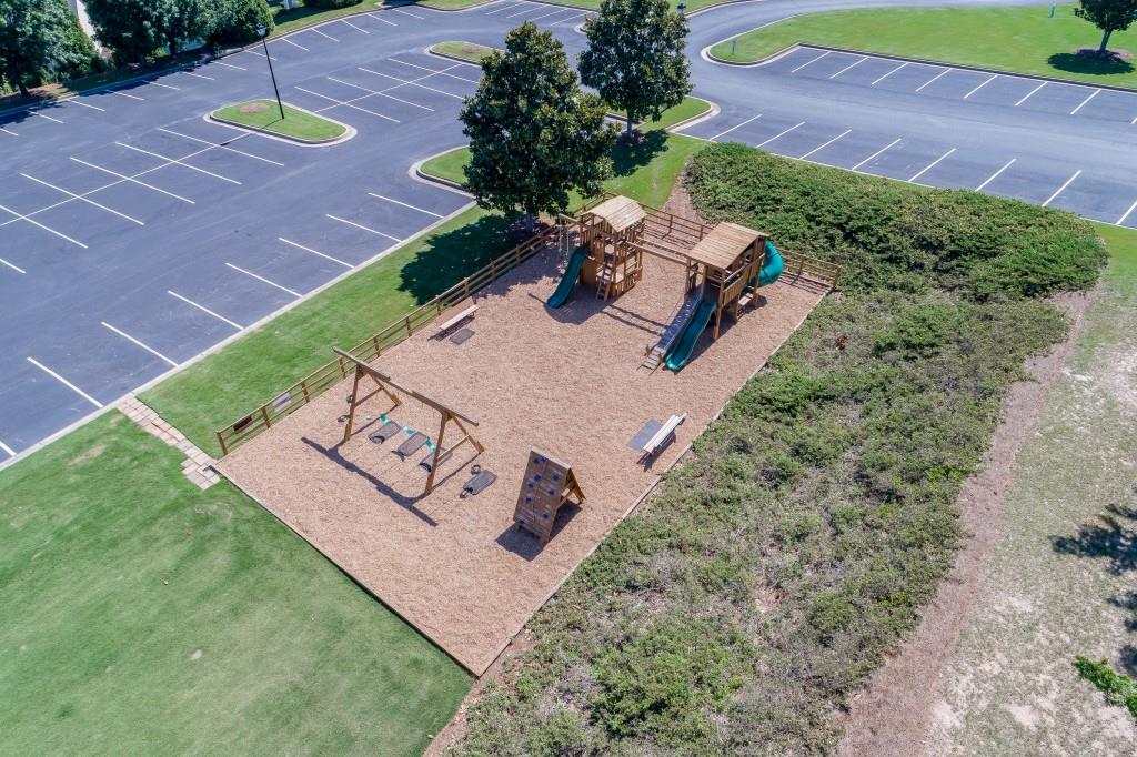 1422 Wisteria Wall Drive
