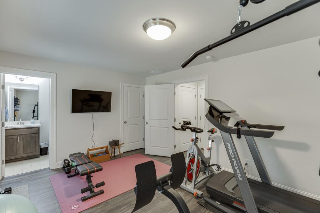 1422 Wisteria Wall Drive