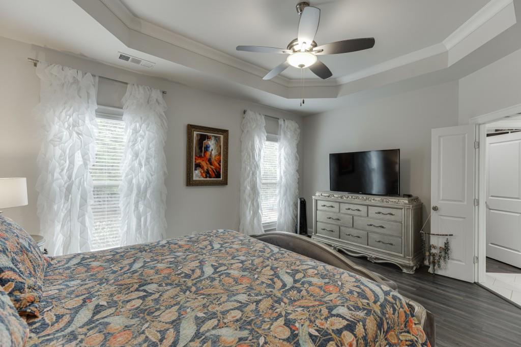 1422 Wisteria Wall Drive