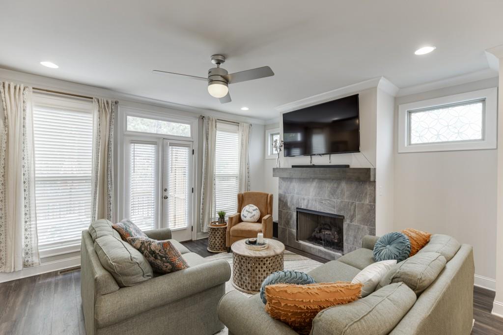 1422 Wisteria Wall Drive