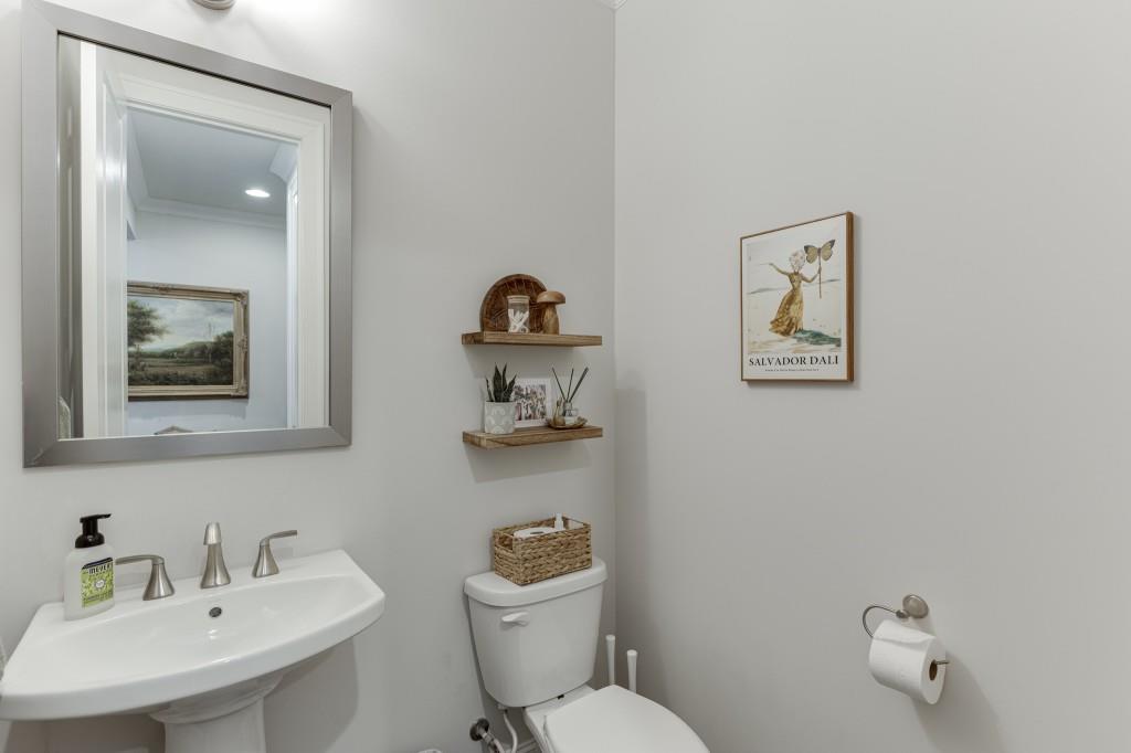 1422 Wisteria Wall Drive