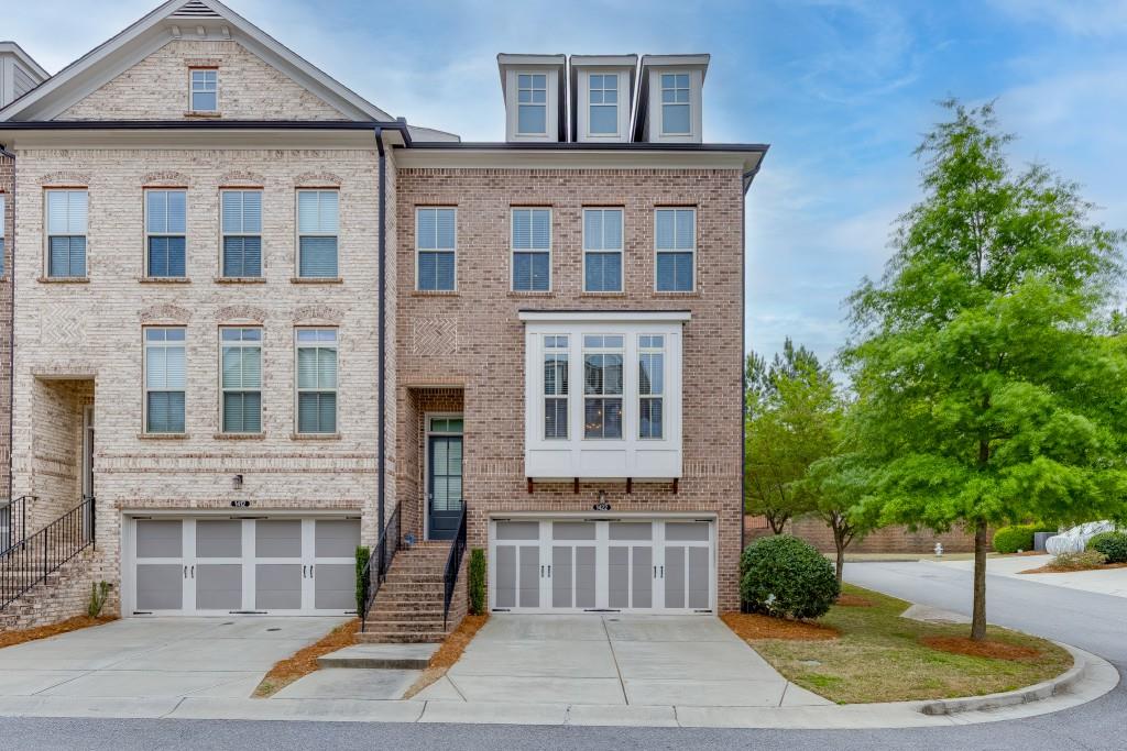 1422 Wisteria Wall Drive