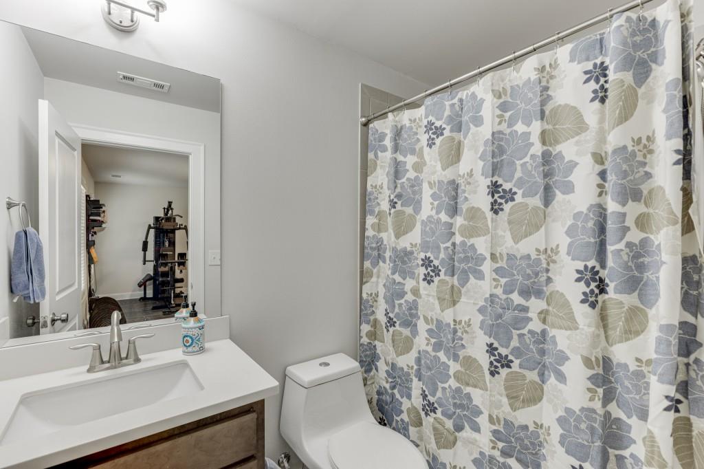 1422 Wisteria Wall Drive