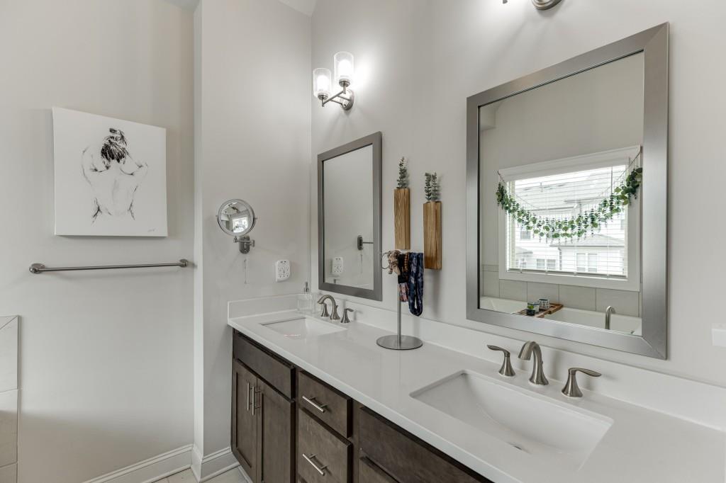 1422 Wisteria Wall Drive