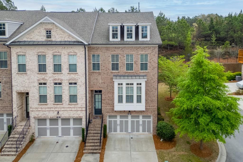 1422 Wisteria Wall Drive
