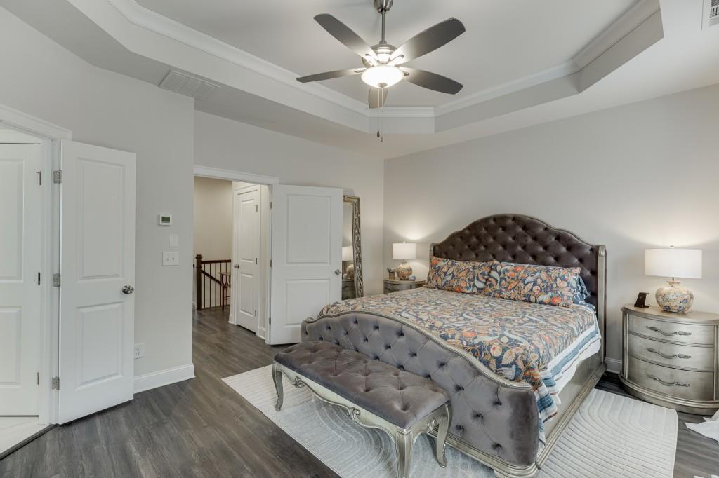 1422 Wisteria Wall Drive