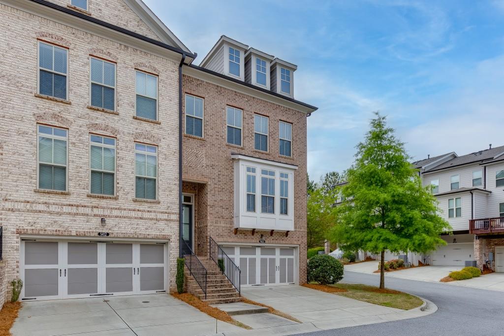 1422 Wisteria Wall Drive