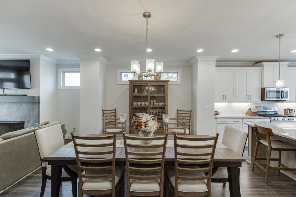 1422 Wisteria Wall Drive