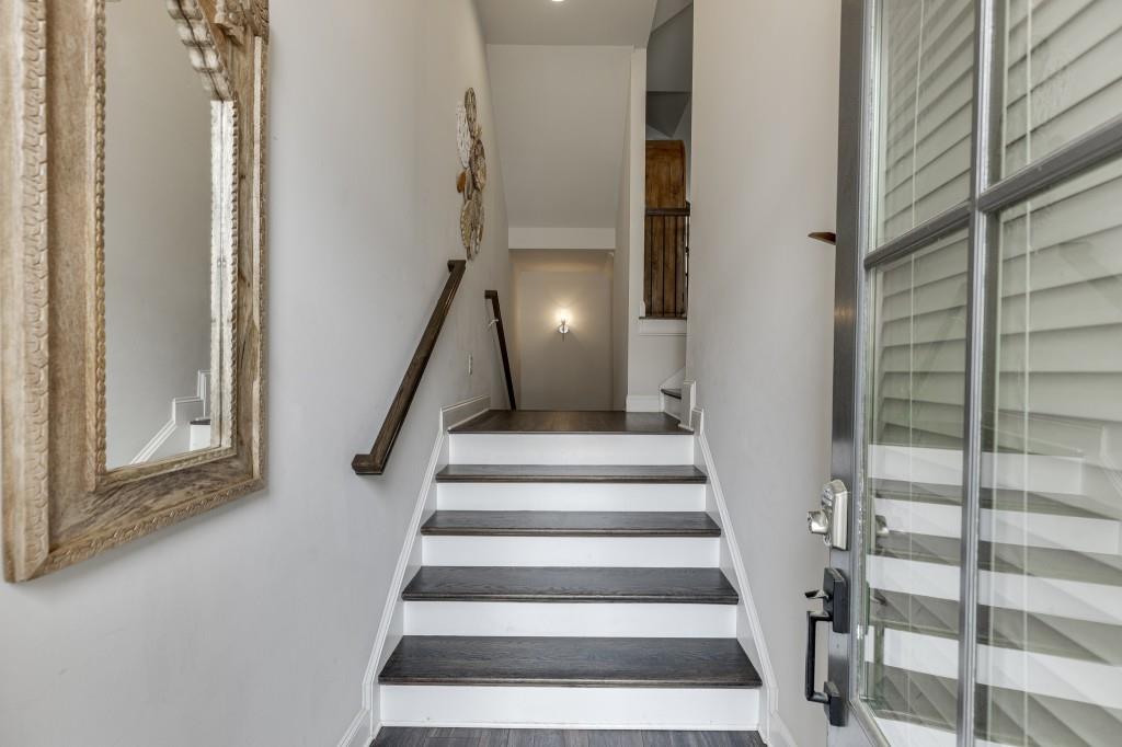 1422 Wisteria Wall Drive