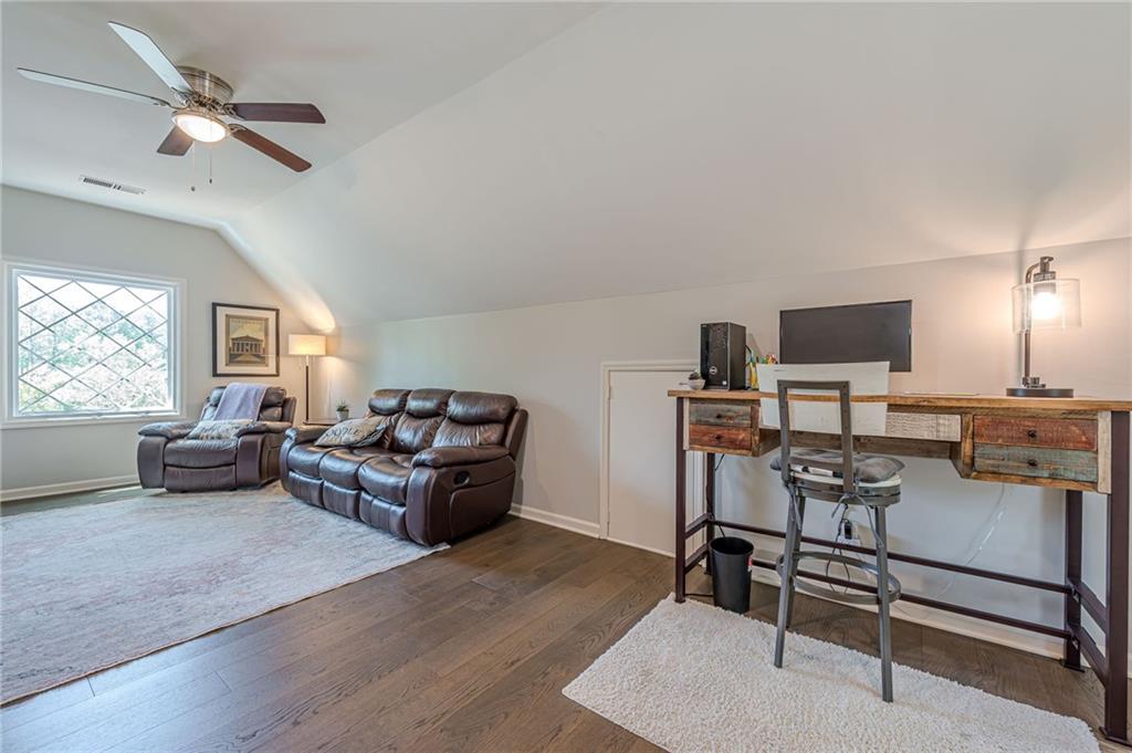 205 Chiswick Close