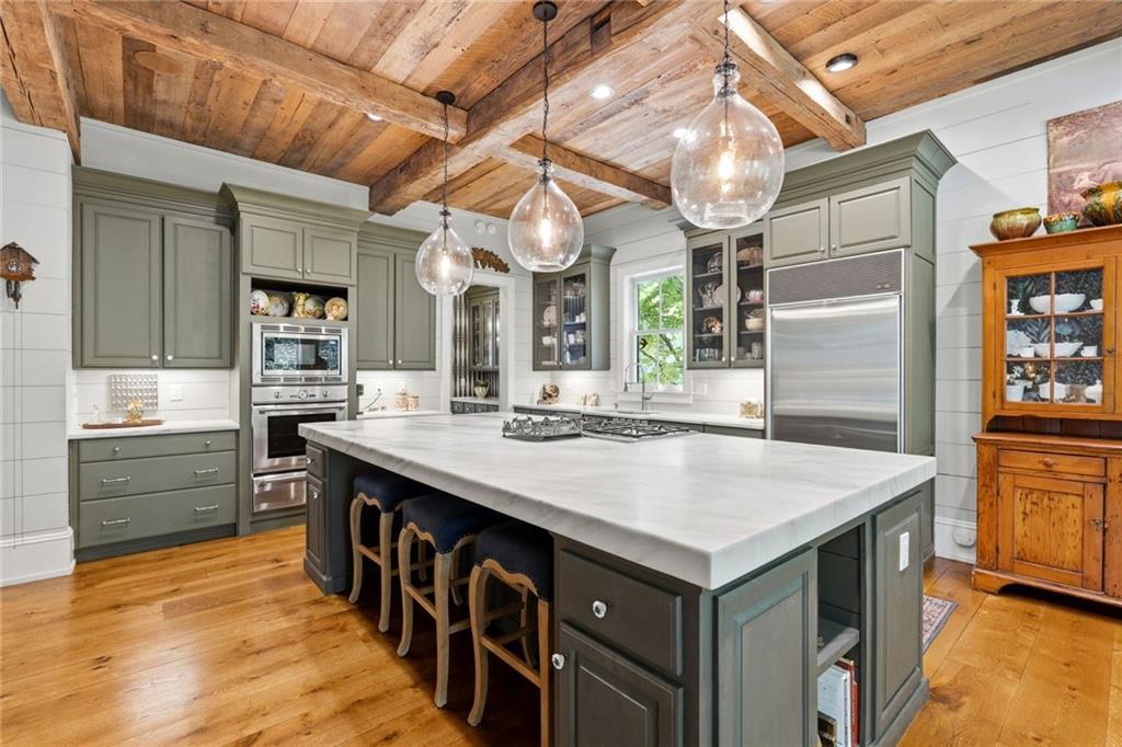 3736 Turnberry Court