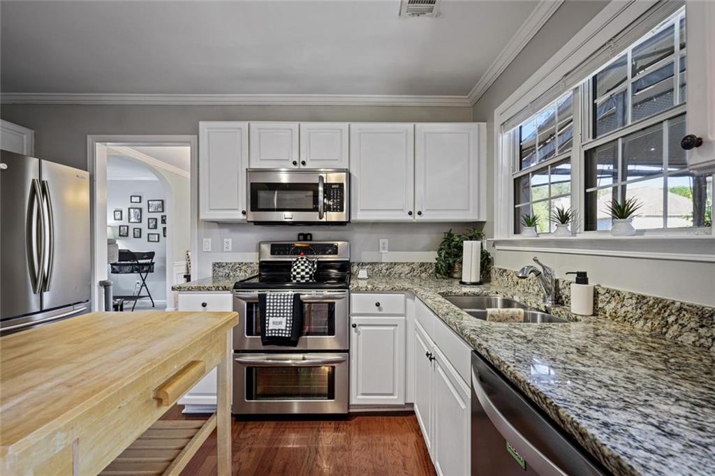 1347 Woodcutt Place