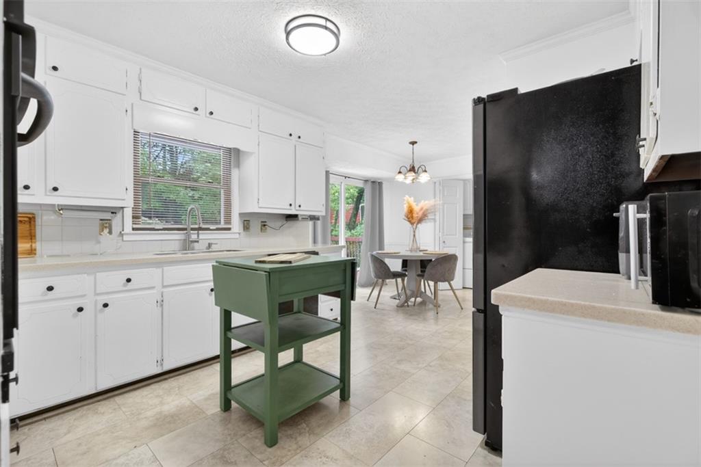 5623 Crestwood Drive