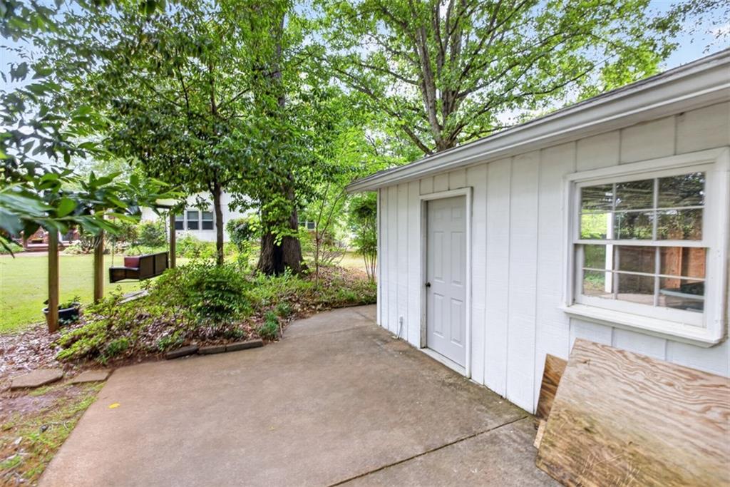 5623 Crestwood Drive