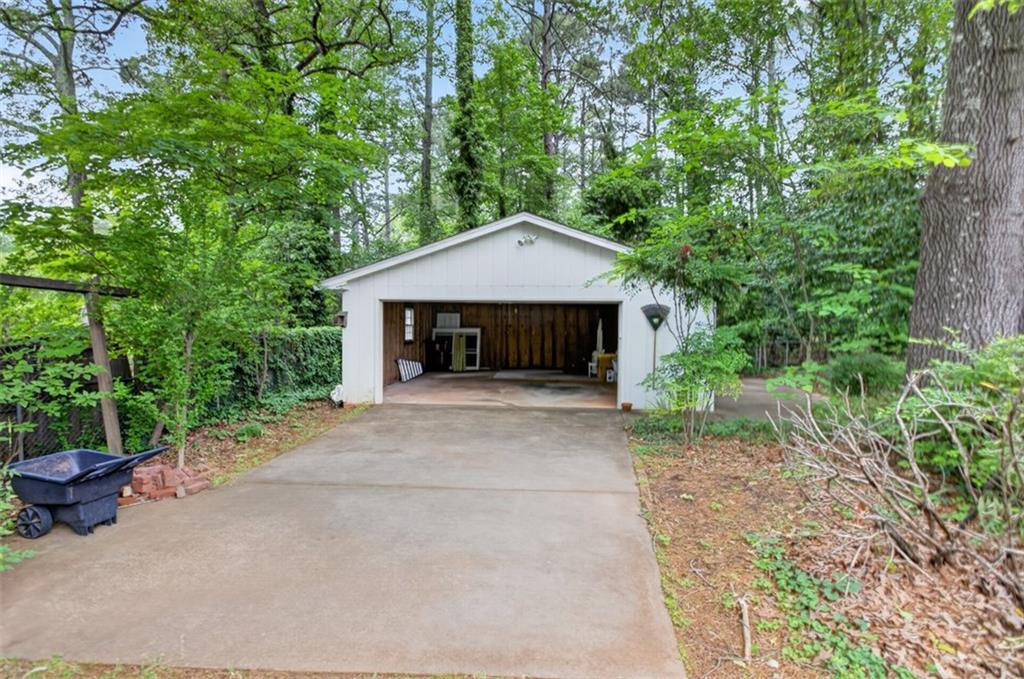 5623 Crestwood Drive