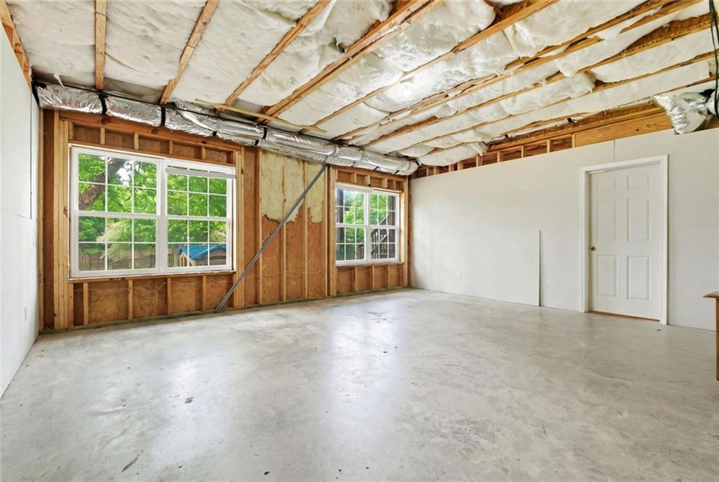 504 Crestview Court