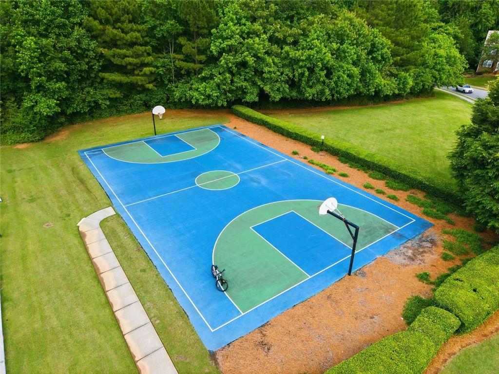 504 Crestview Court
