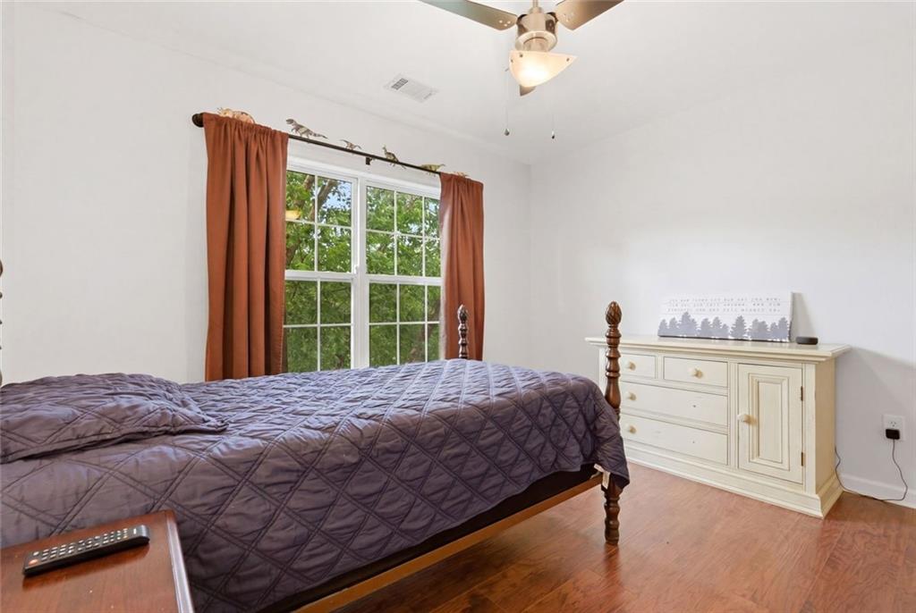 504 Crestview Court
